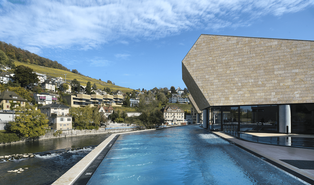 Infinity-Aussenpool, Wellness-Therme FORTYSEVEN