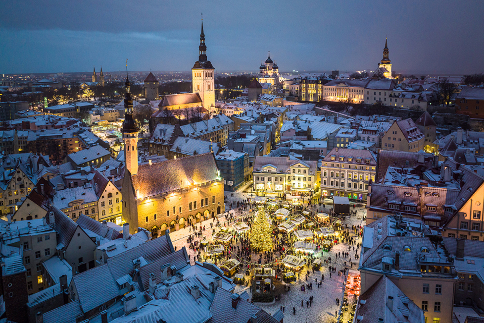 Der Weihnachtsmarkt in Tallinn von oben