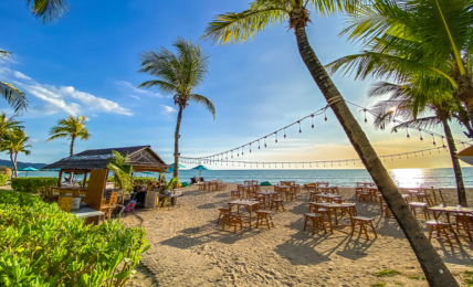 Strand-Idylle in Khao Lak an der Andamanensee.