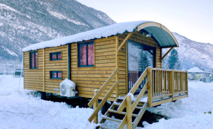 Camping im Winter ist in der Walliser Destination Brigerbad