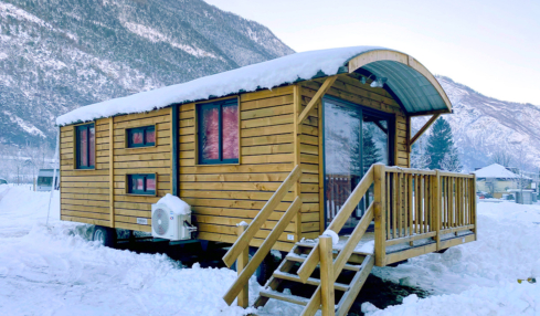 Camping im Winter ist in der Walliser Destination Brigerbad